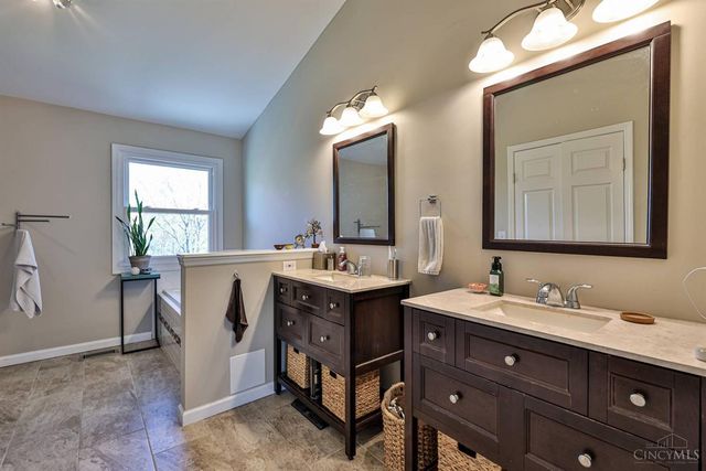 7230 Walnut Creek Drive, West Chester, OH 45069