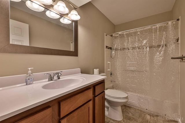 7230 Walnut Creek Drive, West Chester, OH 45069