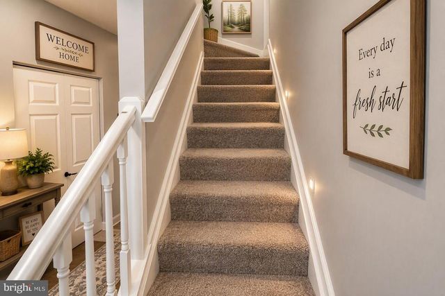 2561 ROBINSON PL, Waldorf, MD 20602