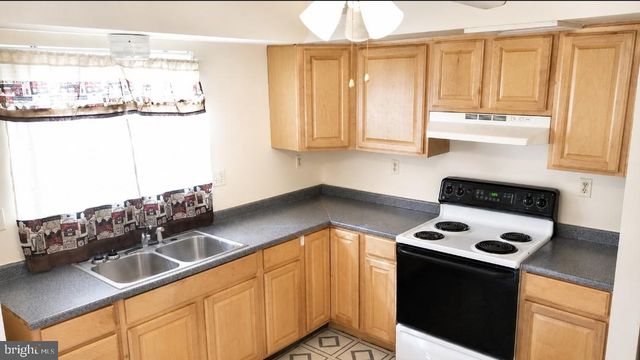 2561 ROBINSON PL, Waldorf, MD 20602
