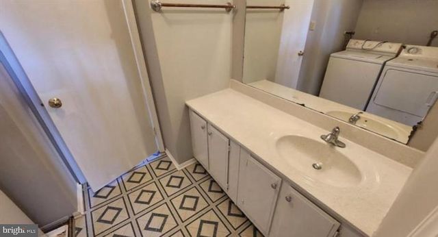 2561 ROBINSON PL, Waldorf, MD 20602