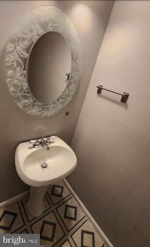 2561 ROBINSON PL, Waldorf, MD 20602