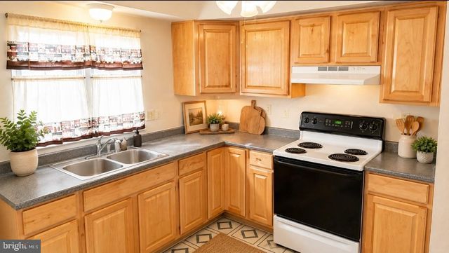 2561 ROBINSON PL, Waldorf, MD 20602