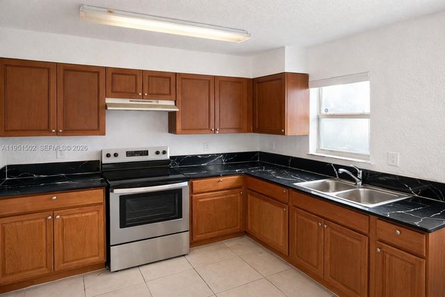 2752 NW 131st St 2752, Opa-locka, FL 33054