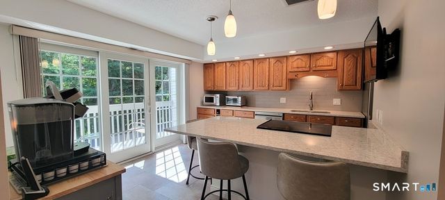 20 Wolf Hill Road 10C, Wolcott, CT 06716