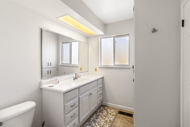 3460 Lakeview Dr, Ione, CA 95640