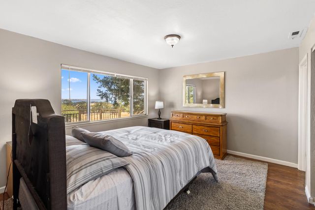 3460 Lakeview Dr, Ione, CA 95640