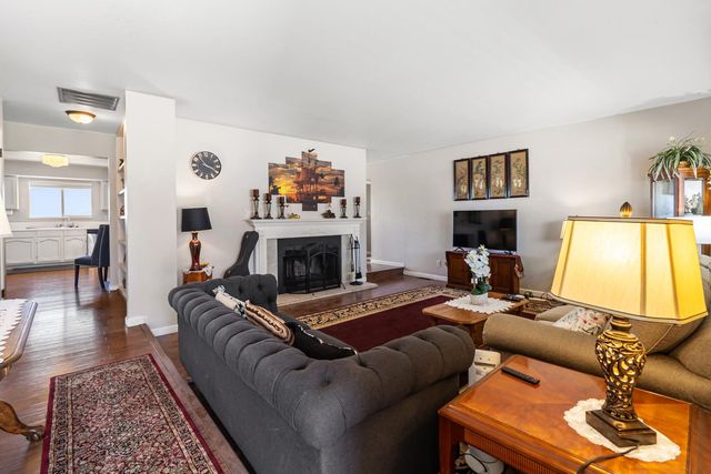 3460 Lakeview Dr, Ione, CA 95640