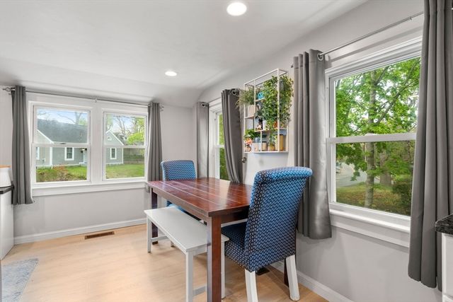 7 Indian Neck Rd, Wareham, MA 02571