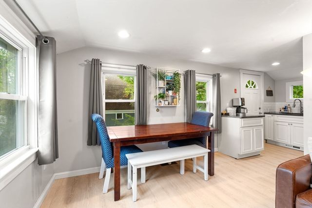 7 Indian Neck Rd, Wareham, MA 02571