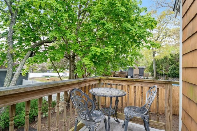 7 Indian Neck Rd, Wareham, MA 02571