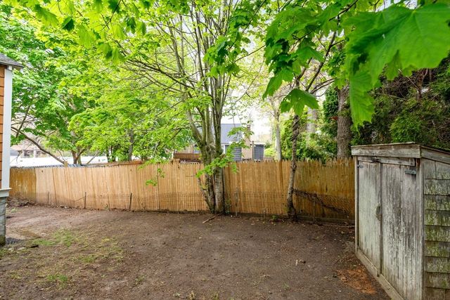 7 Indian Neck Rd, Wareham, MA 02571