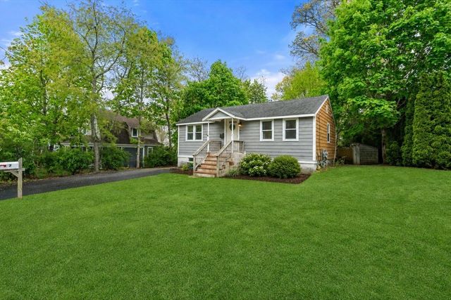 7 Indian Neck Rd, Wareham, MA 02571