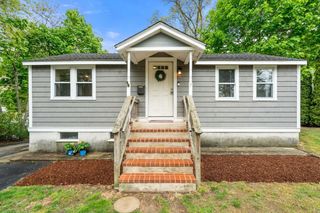7 Indian Neck Rd, Wareham, MA 02571