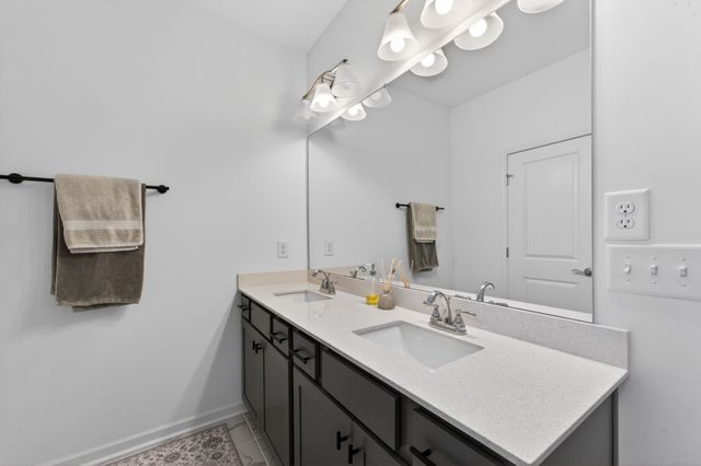124 Gatwick Dr, Lebanon, TN 37087