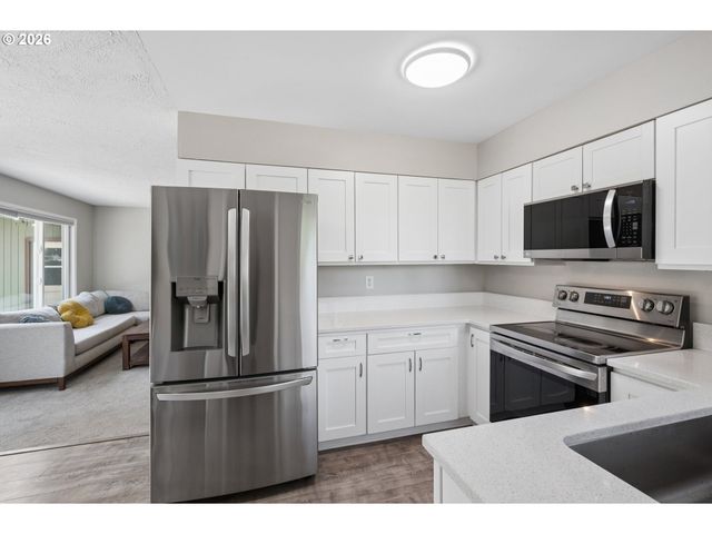 12513 Ne Russell St, Portland, OR 97230