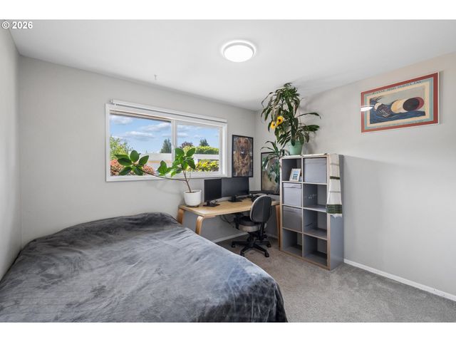 12513 Ne Russell St, Portland, OR 97230