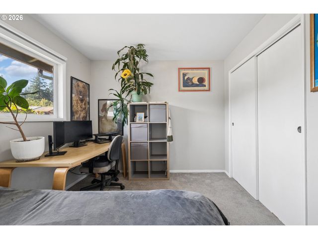 12513 Ne Russell St, Portland, OR 97230