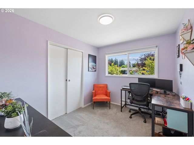 12513 Ne Russell St, Portland, OR 97230
