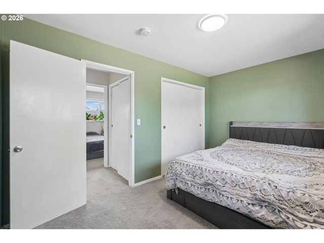 12513 Ne Russell St, Portland, OR 97230