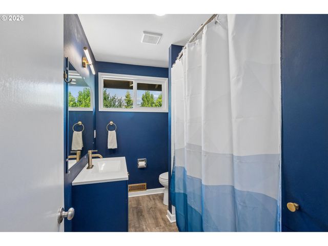 12513 Ne Russell St, Portland, OR 97230