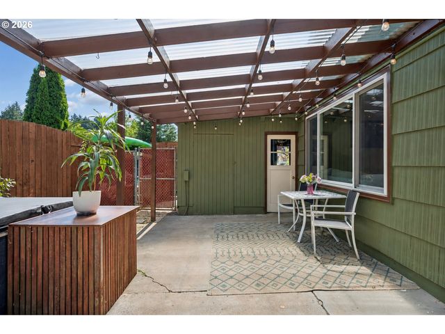 12513 Ne Russell St, Portland, OR 97230
