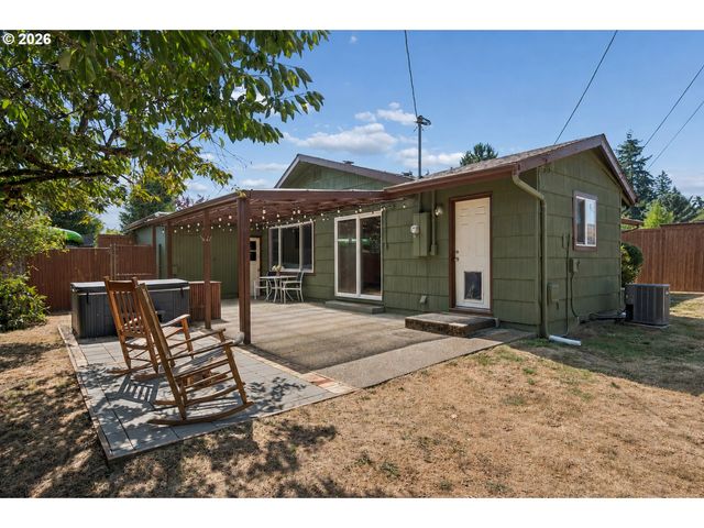 12513 Ne Russell St, Portland, OR 97230