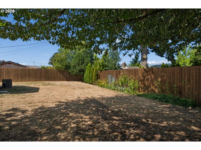 12513 Ne Russell St, Portland, OR 97230