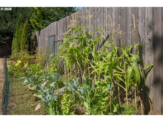 12513 Ne Russell St, Portland, OR 97230