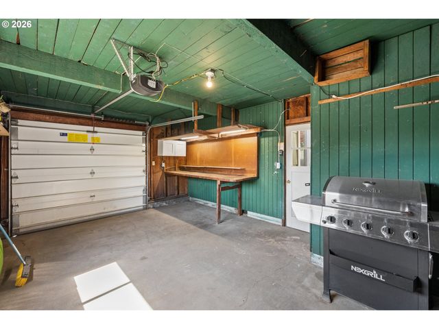 12513 Ne Russell St, Portland, OR 97230