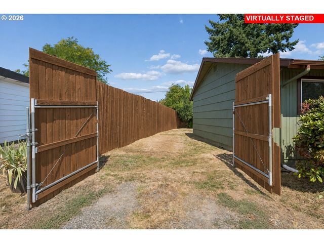 12513 Ne Russell St, Portland, OR 97230