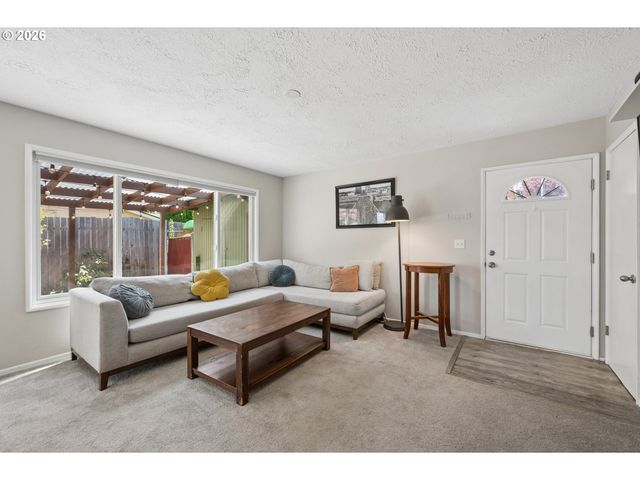 12513 Ne Russell St, Portland, OR 97230