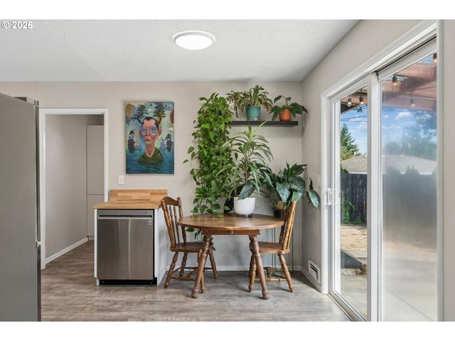 12513 Ne Russell St, Portland, OR 97230