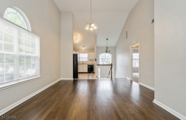12 Oak Point Dr, Hamburg Boro, NJ 07419