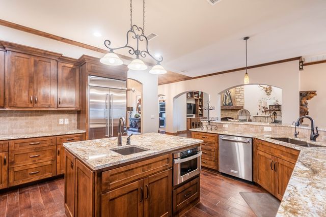 402 Bella Vista Circle, Odessa, TX 79765