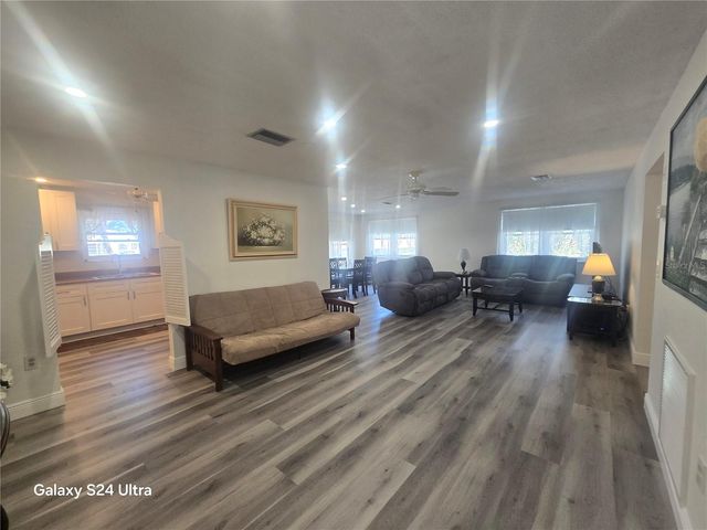 5603 80TH STREET N 216, St Petersburg, FL 33709