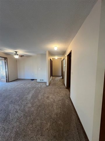 206 13th Street, Vinton, IA 52349