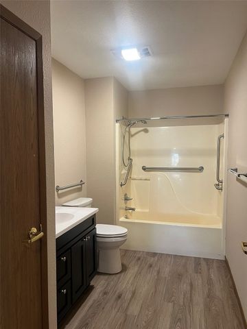 206 13th Street, Vinton, IA 52349