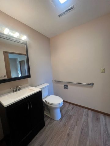 206 13th Street, Vinton, IA 52349