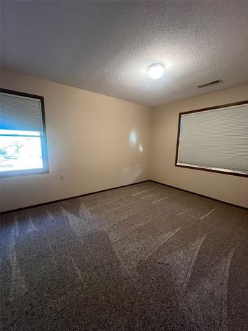 206 13th Street, Vinton, IA 52349