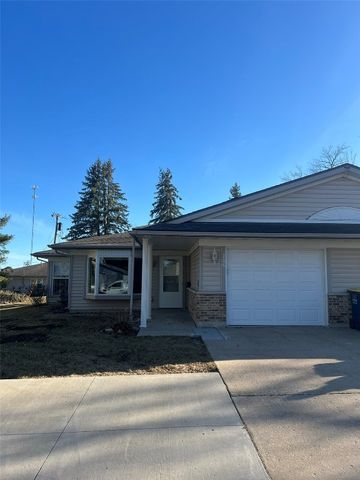 206 13th Street, Vinton, IA 52349