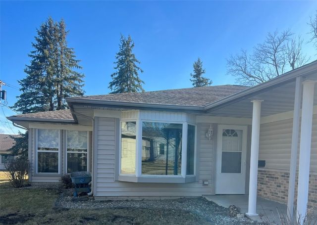 206 13th Street, Vinton, IA 52349