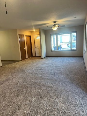 206 13th Street, Vinton, IA 52349