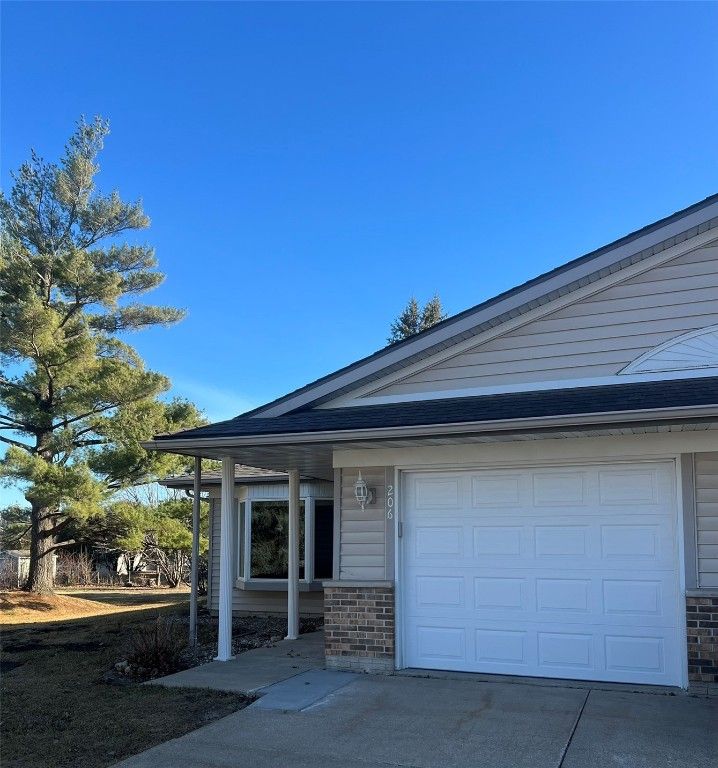 206 13th Street, Vinton, IA 52349