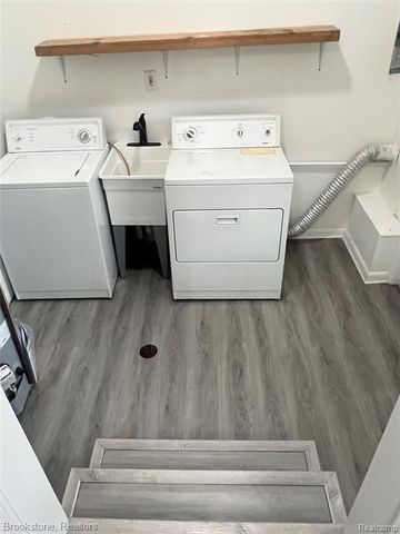 7074 Orchard Avenue, Warren, MI 48091