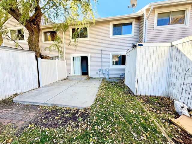 747 Cove Court, Bartlett, IL 60103