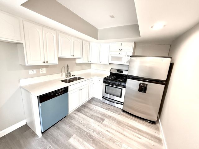 747 Cove Court, Bartlett, IL 60103