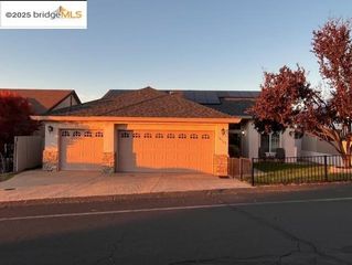 18105 Clouds Rest Rd, Soulsbyville, CA 95372