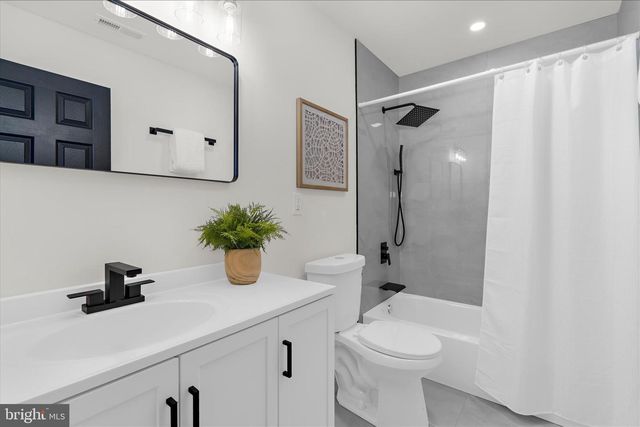 8209 OLD HAGERSTOWN RD, Middletown, MD 21769