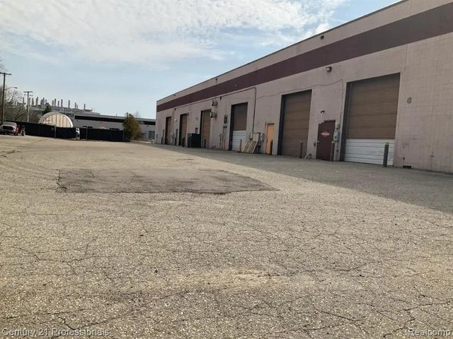 3757 Commerce Court, Wayne, MI 48184
